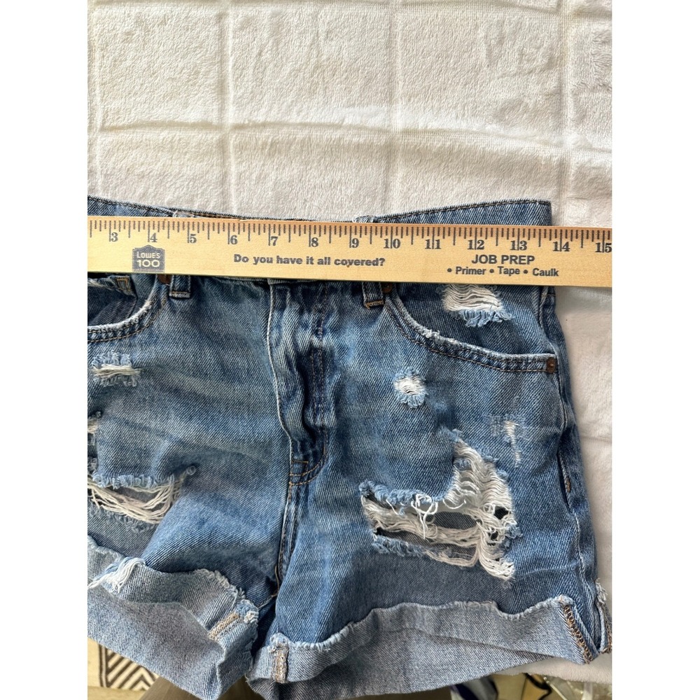 AERO Denim Mom Shorts Size 4 Distressed Rips Cuffed Casual Trendy - Picture 5 of 7